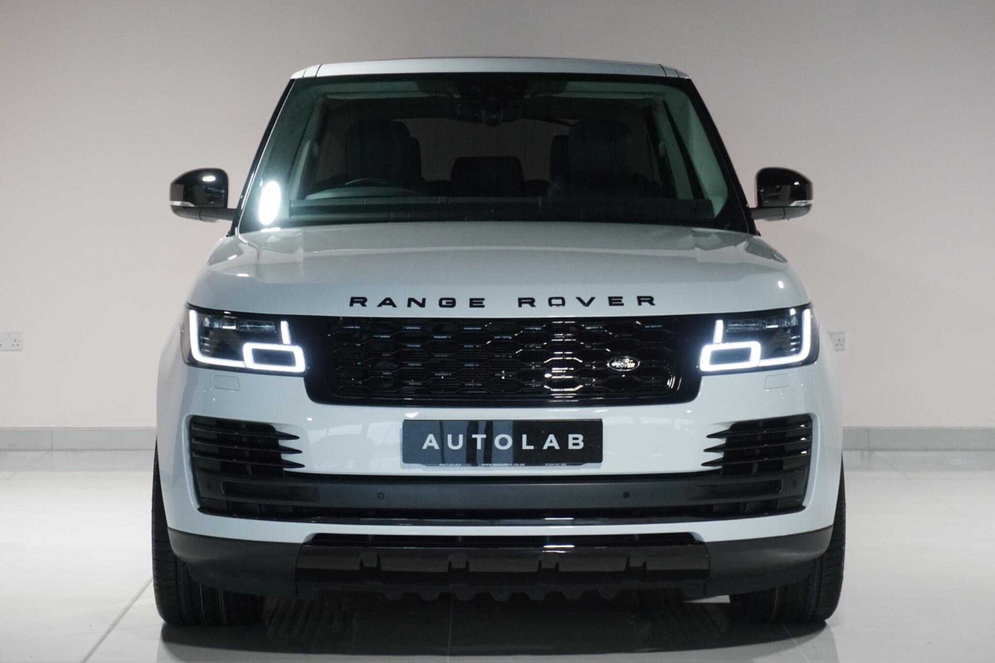 Land Rover Range Rover 2.0 P400e 13.1kWh Vogue SUV 5dr Petrol Plug-in Hybrid Auto 4WD Euro 6 (s/s) (404 ps)